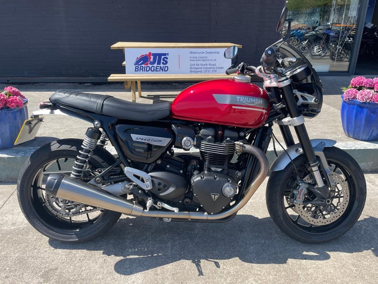 Triumph SPEED TWIN 1200 Speedtwin1200 in Red 