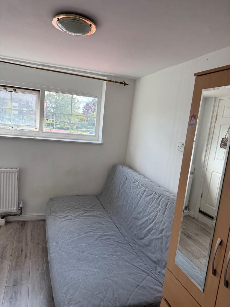 image for Studio minutes to North Harrow Station utility bills included 