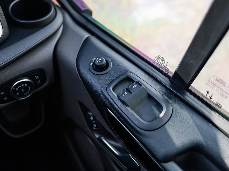 2022 Ford Transit Custom 2.0 EcoBlue 130ps Low Roof D/Cab Limited Van PANEL VAN DIESEL Manual