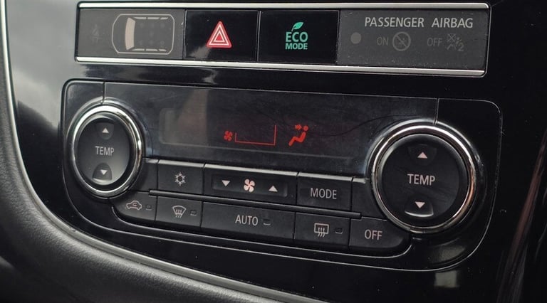 2019 Mitsubishi Outlander 2.4 PHEV Juro 5dr Auto ESTATE PETROL/ELECTRIC Automatic