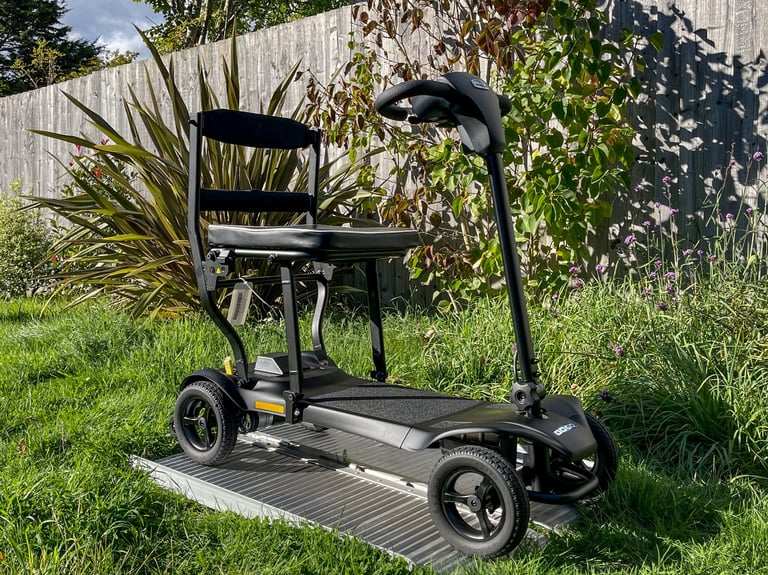 Pride GoGo MG2 Ultra Light FOLDING MOBILITY SCOOTER 14.7KG AIRLINE SAFE was £2495