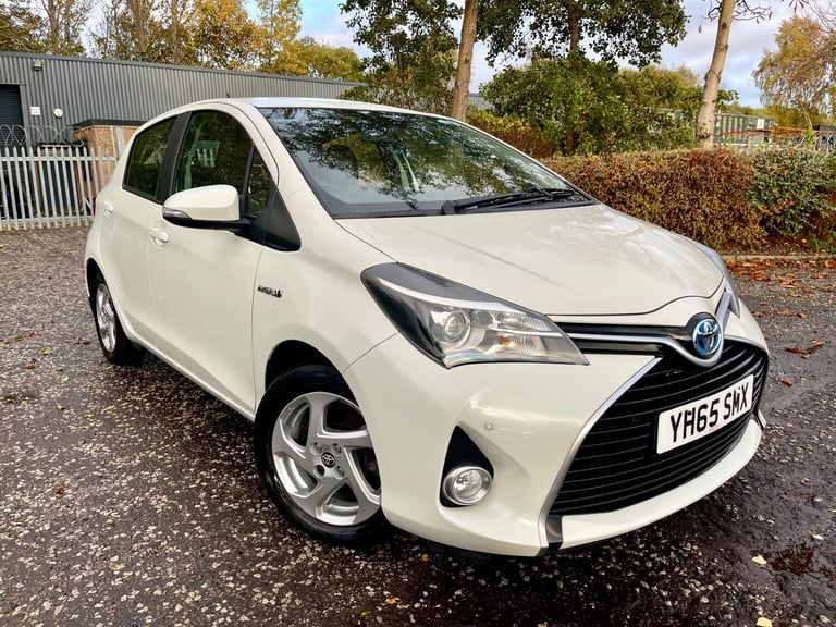 image for 2015 Toyota Yaris 1.5 Hybrid Icon 5dr CVT ULEZ Compliance  HATCHBACK Petrol/Electric Hybrid Autom...
