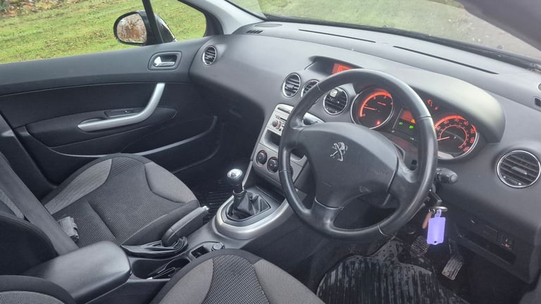 Peugeot, 308, Hatchback, 2011, Manual, 1560 (cc), 5 doors