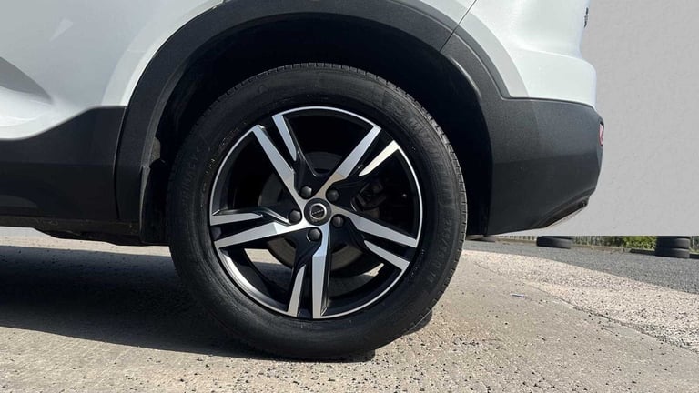 2020 Volvo XC40 2.0 B4P R DESIGN 5dr Auto Estate Petrol Automatic