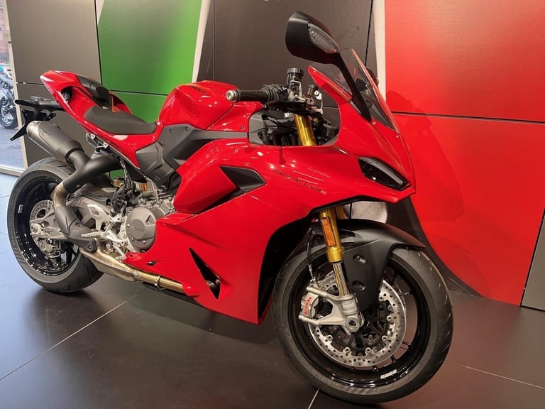 DUCATI PANIGALE V2 S 2025 MODEL YEAR BRAND NEW EX DISPLAY BIKE