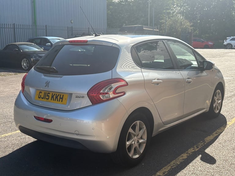 2015 Peugeot 208 1.2 VTi PureTech Style Hatchback 5dr Petrol Manual Euro 6 (82 ps) HATCHBACK Petr...