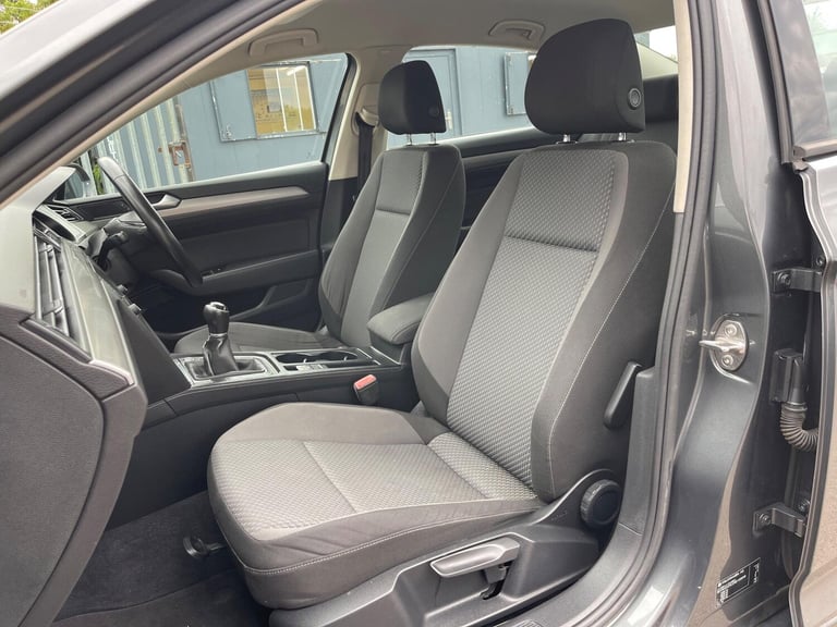 2015 Volkswagen Passat 1.6 TDI BlueMotion Tech S Euro 6 (s/s) 4dr SALOON Diesel Manual