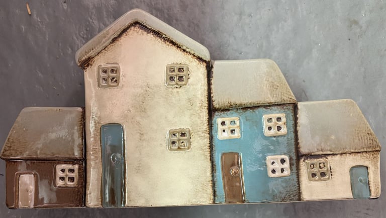 Four Cottage Glazed Ceramic Planter by Village Pottery (Brand new unwanted gift)