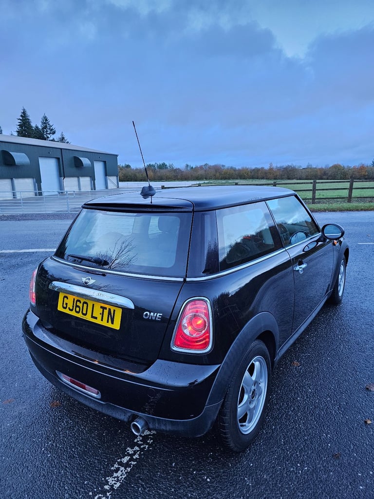 Mini One 1.6 Manual **FRESH MOT GREAT EXAMPLE**