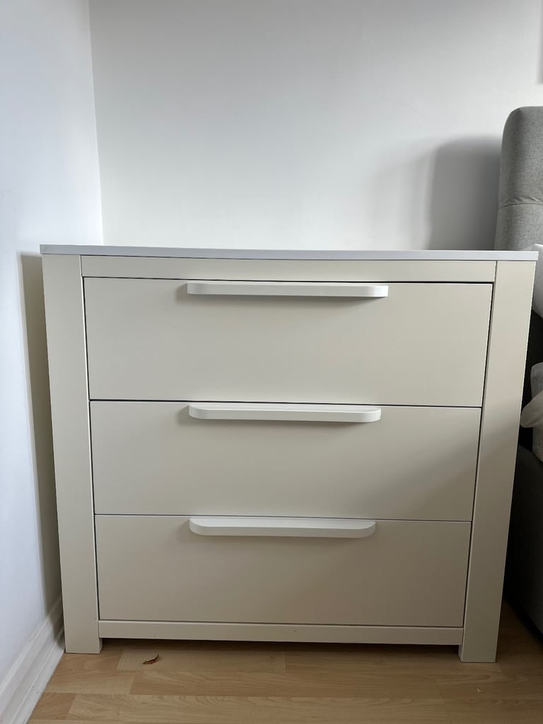 Mamas and papas Franklin chest of drawers/changing table 