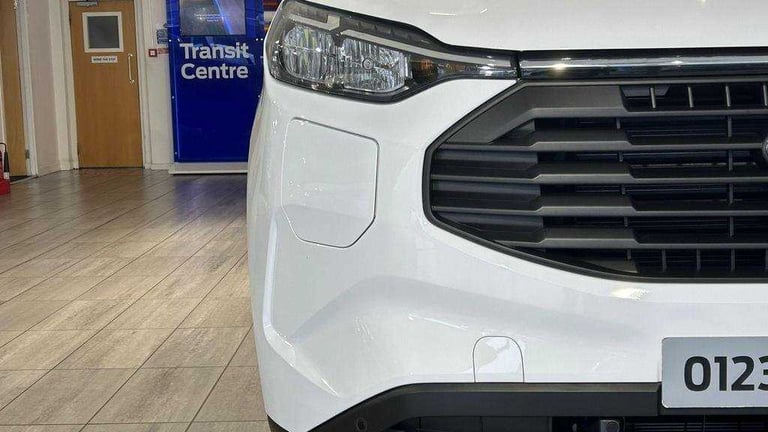  Ford Transit Custom 2.5 PHEV 232ps H1 Van Trend Auto Van Plug-In Hy Automatic