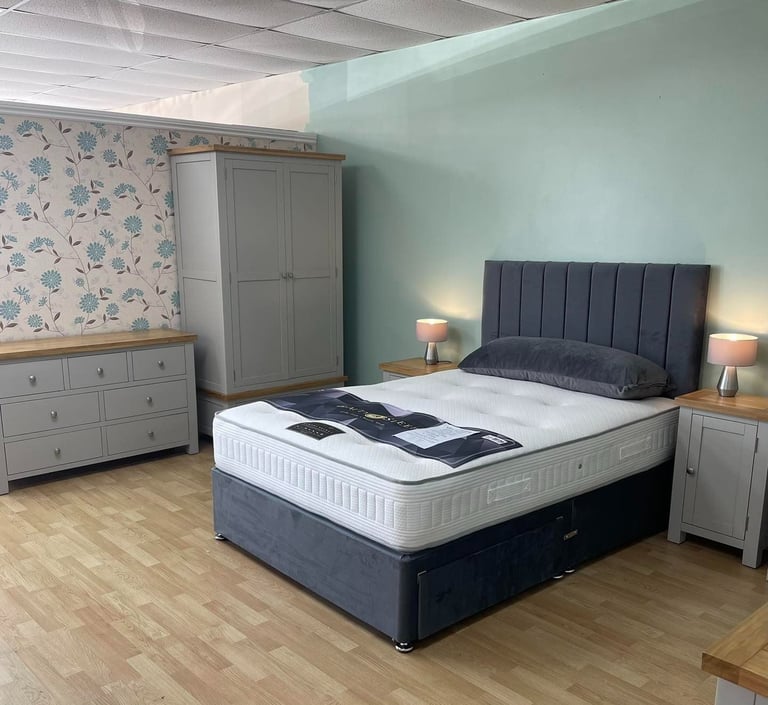 image for Comfortable DIVAN Double 4ft6 Bed With Storage Drawers & Mattress ~ Flat 10% Off Price 