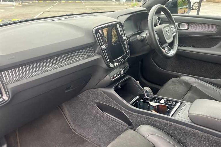 2021 Volvo XC40 2.0 B4 MHEV R-Design SUV 5dr Petrol Hybrid Auto Euro 6 (s/s) (197 ps) SUV Hybrid ...