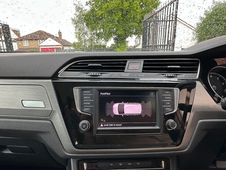 2017 Volkswagen Touran 1.2 TSI SE Family 5dr MPV PETROL Manual