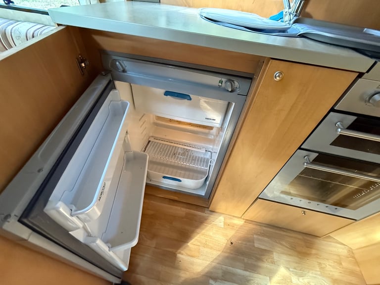 Swift Archway Hartwell Fixed Bed Awning & Motor Mover
