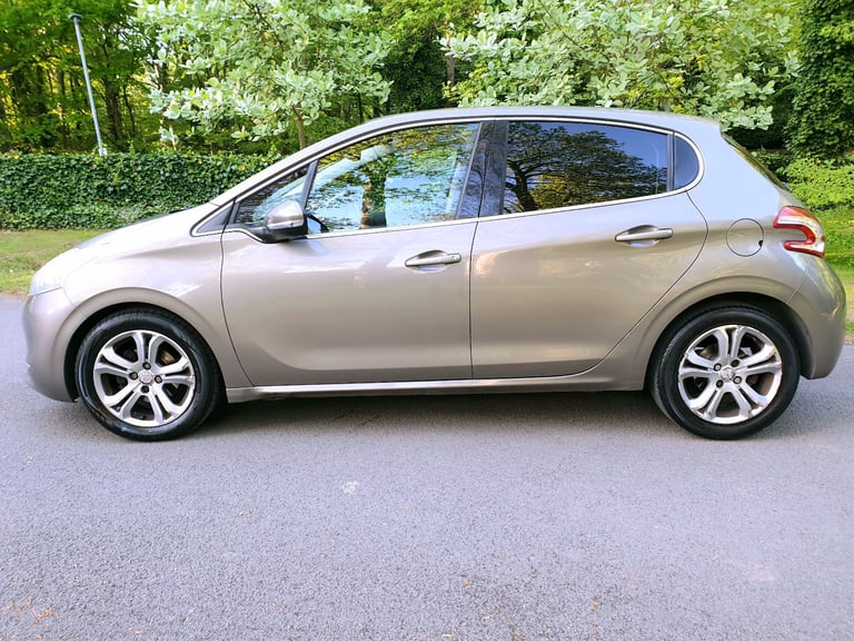 PEUGEOT 208 ALLURE 1.6 E-HDI*2013*FSH*1-OWNER*£20/TAX*BLUETOOTH*CRUISE-C*EL-PACK*#FOCUS#ASTRA#FIESTA