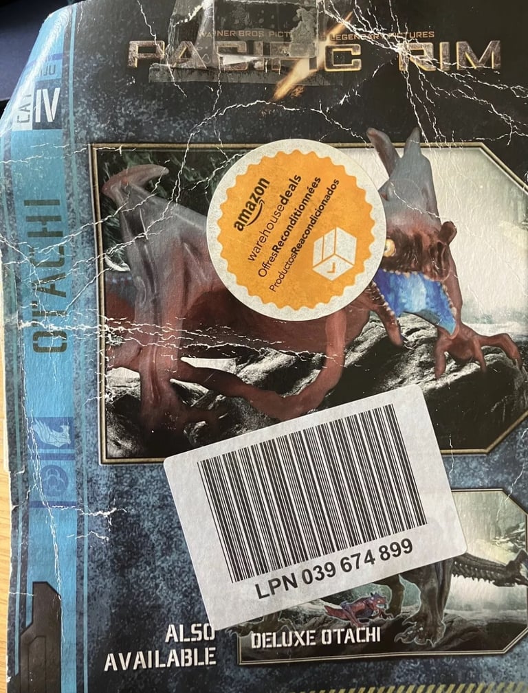 Neca Pacific Rim deluxe rubber baby Otachi figure
