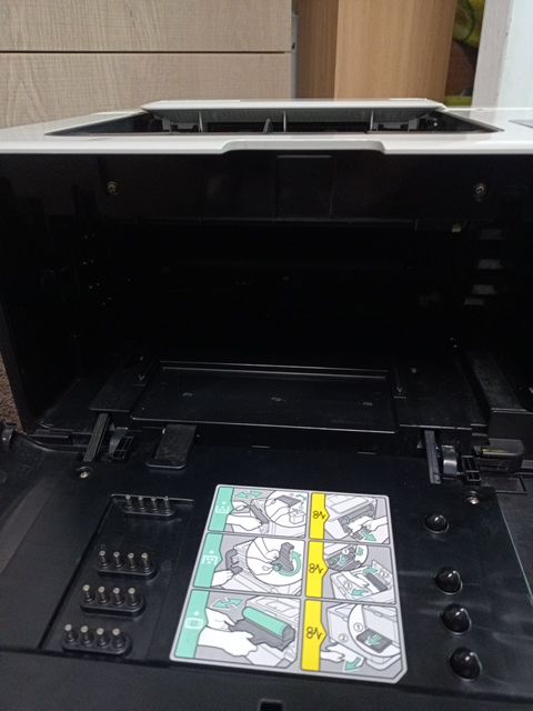 Samsung CLP - 325 Colour Laser Printer - No Cartridge 