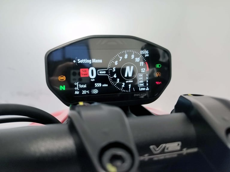 2024 Ducati Streetfighter V2 Red 559 Miles | £196 Dep & £196 pcm 7.9% APR