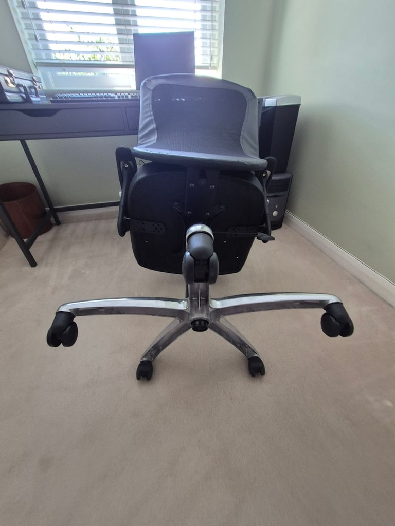 Black Office Desk Chair - adjustable and on castors - FREE