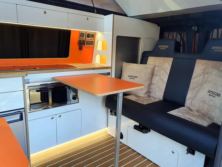Ford Transit Custom Limited SPEEDS ADVENTURER EDITION Camper 170ps 4 Berth 