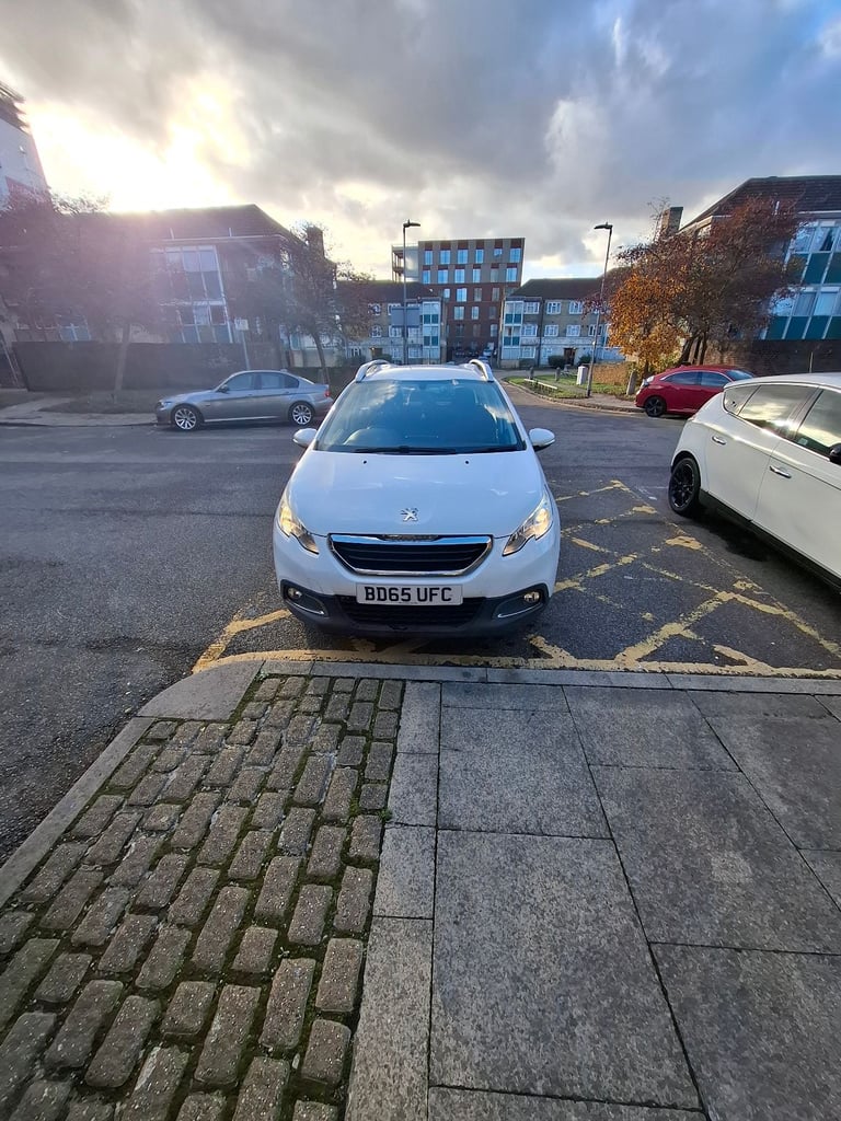 Peugeot, 2008, Hatchback, 2015, Manual, 1199 (cc), 5 doors