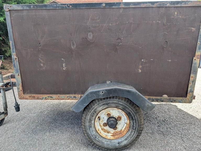 Wooden and metal trailer. 4 ft by 3 ft (Internal 3 ft 10 ins x 2 ft 10 ins)