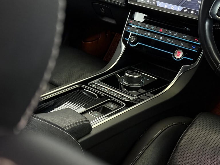 2018 Jaguar XE 2.0i GPF R-Sport Auto Euro 6 (s/s) 4dr Saloon Petrol Automatic