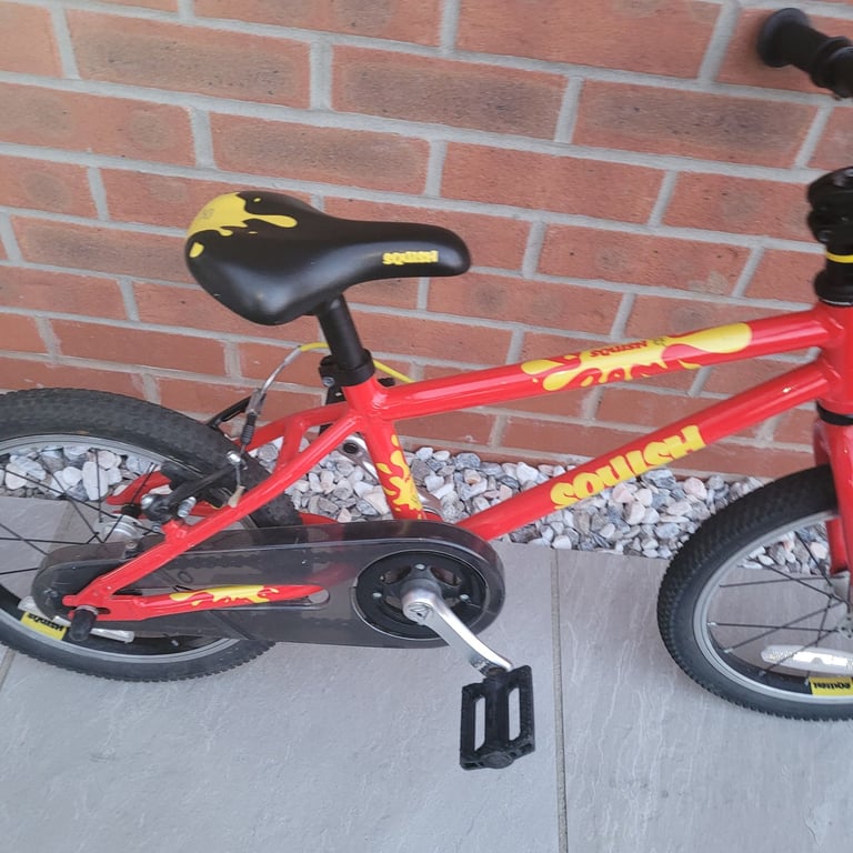 Squish bike 16" red