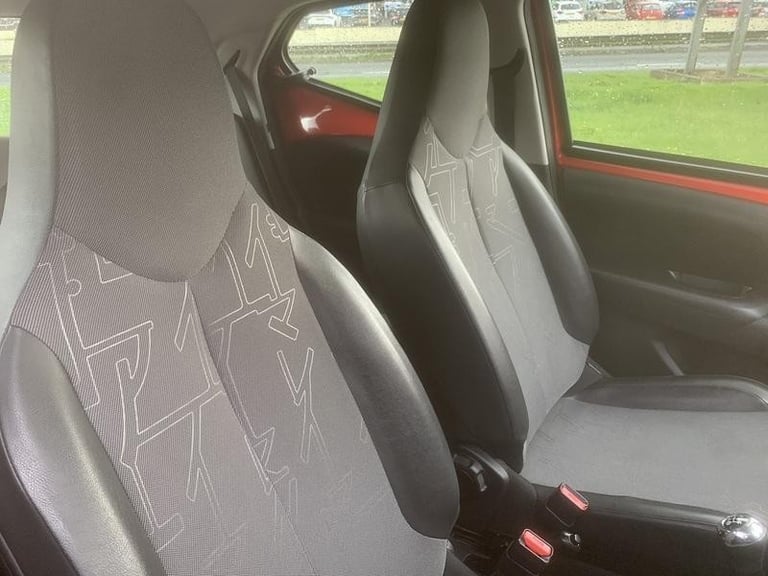 2015 Toyota Aygo x-pression 1.0VVTI - New MOT - Only 59000 miles