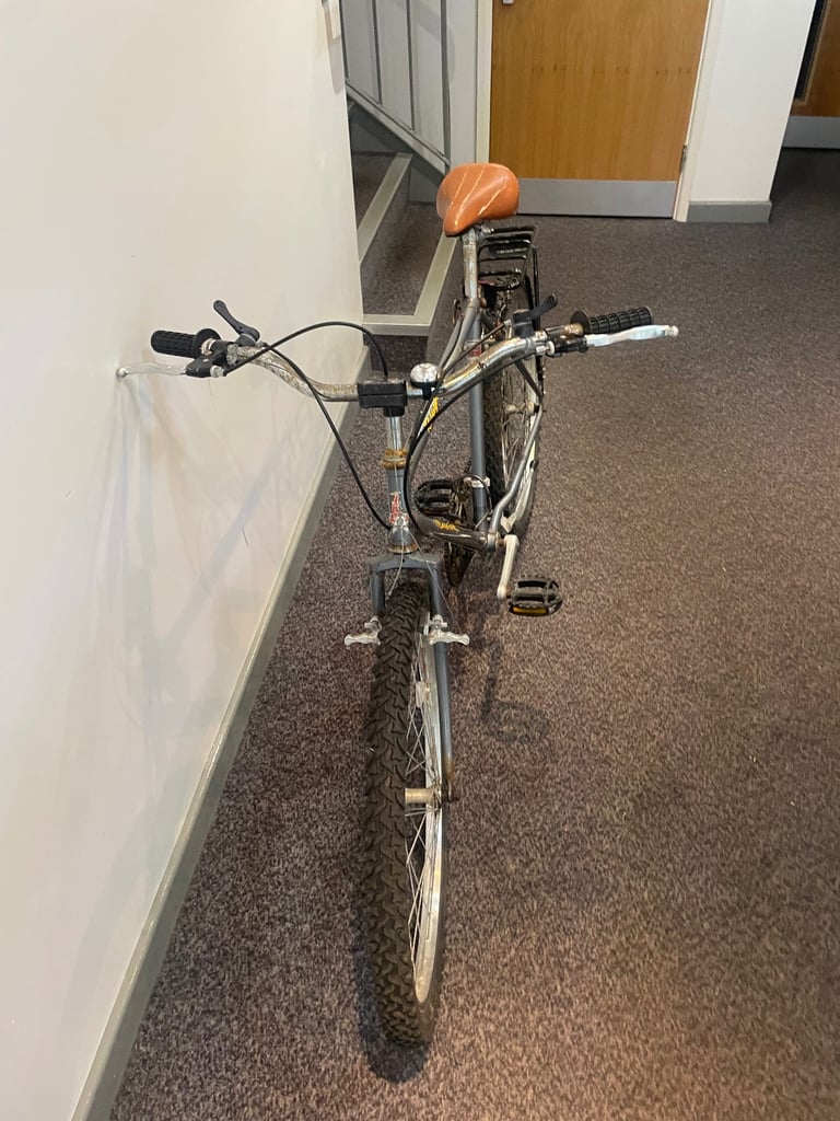 vintage 1980’s  Raleigh Maverick bike