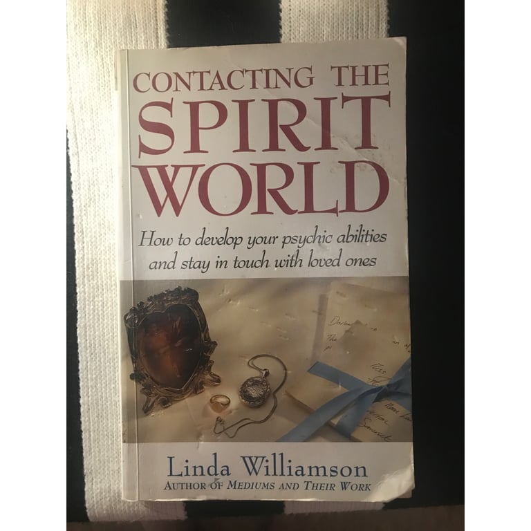 Contacting the spirit world, paperback book