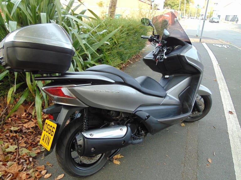 Honda NSS 300 A-D 2016 Forza 300cc Automatic Scooter low miles serviced new MOT 