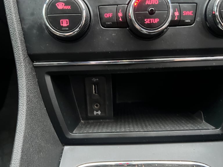 SEAT LEON 2.0 TDI X-PERIENCE SE 4x4 Technology White Manual Diesel 2016