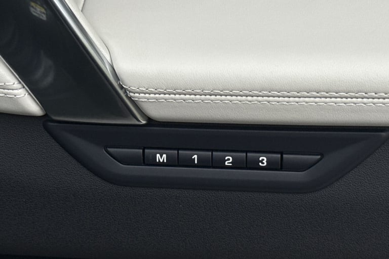 2025 Land Rover Discovery Sport 2.0 D200 Dynamic HSE 5dr SUV DIESEL Automatic