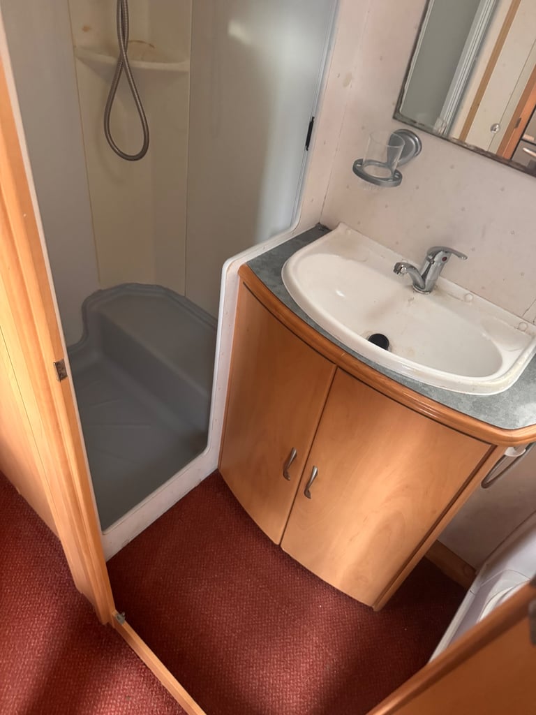 Lunar Lexon 2005 5 berth 