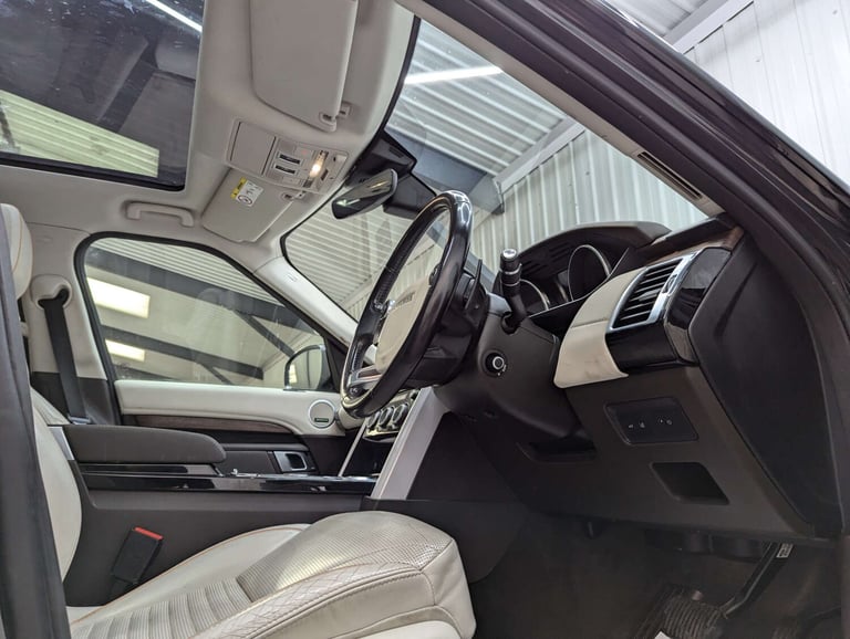 2017 Land Rover Discovery 2.0 Discovery HSE SD4 Auto 4WD 5dr SUV Diesel Automatic