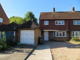 7 bedroom house in Southway, Guildford, GU2 (7 bed) (#1296714)