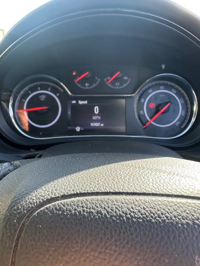 Vauxhall, INSIGNIA, Hatchback, 2015, Manual, 1956 (cc), 5 doors