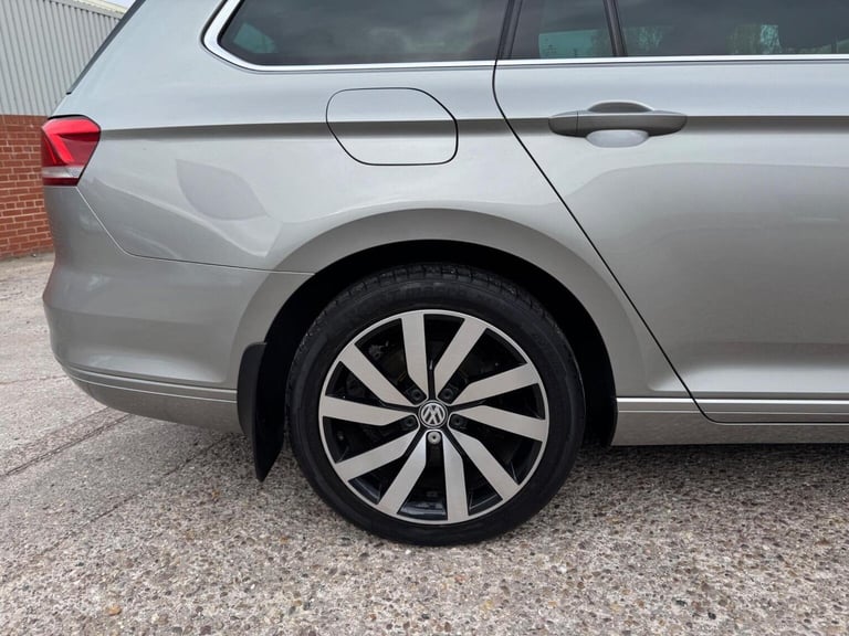 VOLKSWAGEN PASSAT 2.0 TDI BlueMotion Tech SE Business DSG Euro 6 (s/s) 5dr 2015