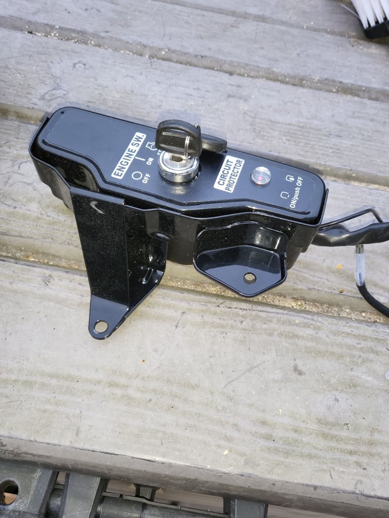 Petrol tank+ ignition switch