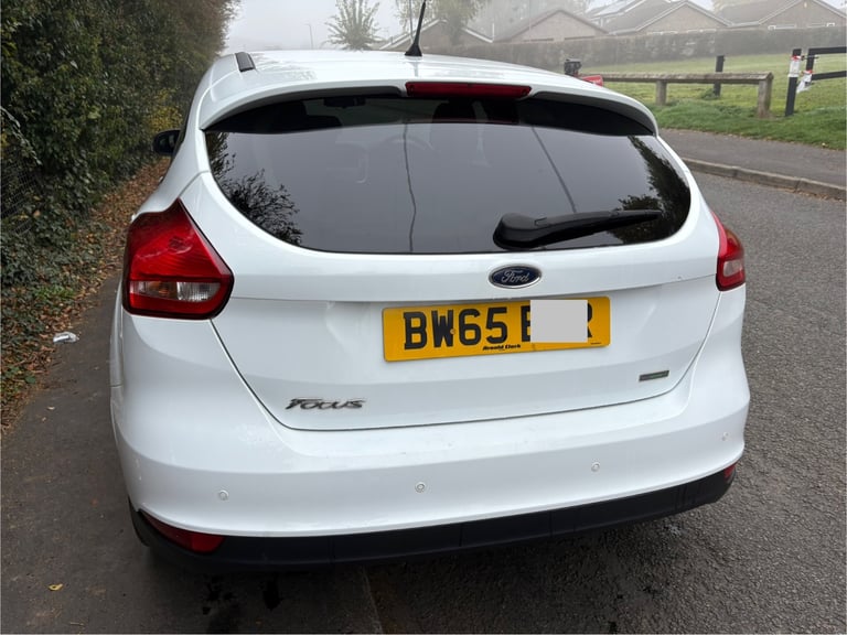 Ford, FOCUS zetec eco-boost Hatchback, 2016, 999 (cc), 5 doors