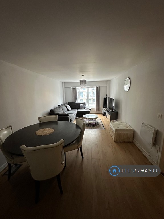 3 bedroom flat in Boulevard Drive, London, Colindale, NW9 (3 bed) (#2662599)