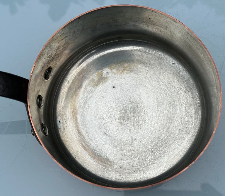 VINTAGE FRENCH COPPER PANS, SET OF FOUR LINED SAUCEPANS, 18-12cm - FABRICATION FRANCAIS - WILL POST!