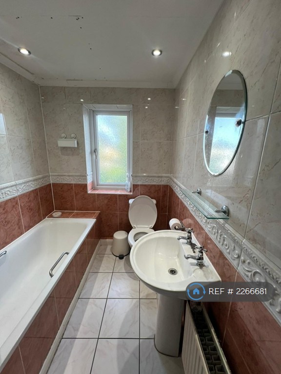 1 bedroom in Wrythe Lane, Carshalton, SM5 (#2266681)