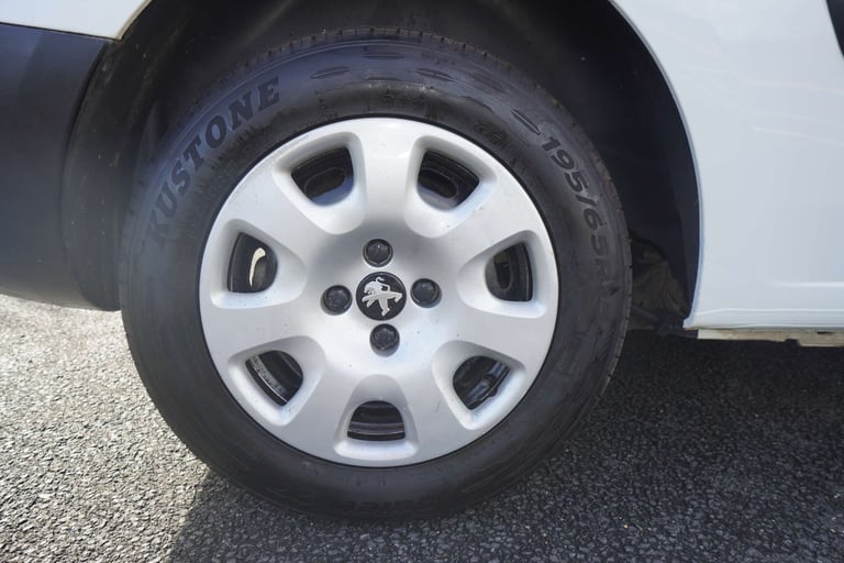 2018 Peugeot Partner 1.6 Partner Professional L1 Blue HDi + EURO 6 Panel Van Diesel Manual