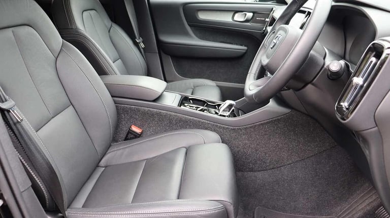  Volvo XC40 B4 (P) Ultra Bright (Sunroof, Harman Kardon, 360 Camera) Petrol/Electric Hybrid Autom...