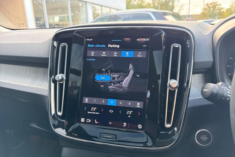 2022 Volvo XC40 2.0 B4 MHEV Ultimate SUV 5dr Petrol Hybrid DCT Auto Euro 6 (s/s) (197 ps) ESTATE ...