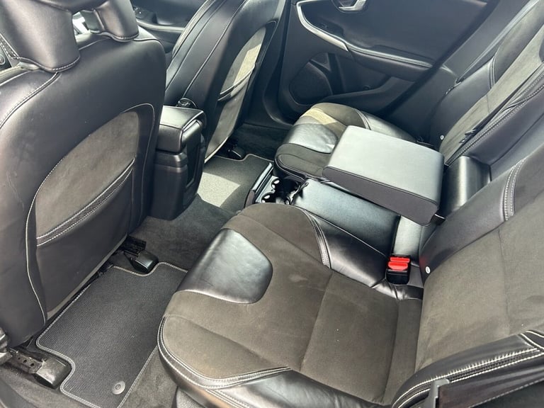 2017 Volvo V40 2.0 T2 R-Design Nav Plus Hatchback 5dr Petrol Manual Euro 6 (s/s) (122 ps) Hatchba...