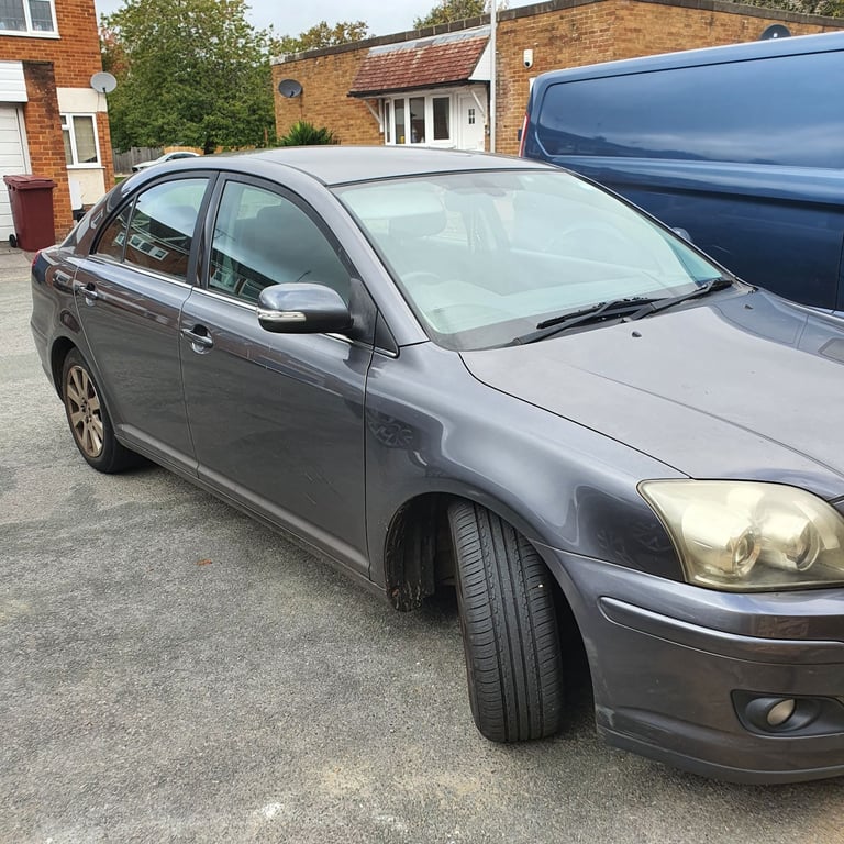 Toyota avensis 